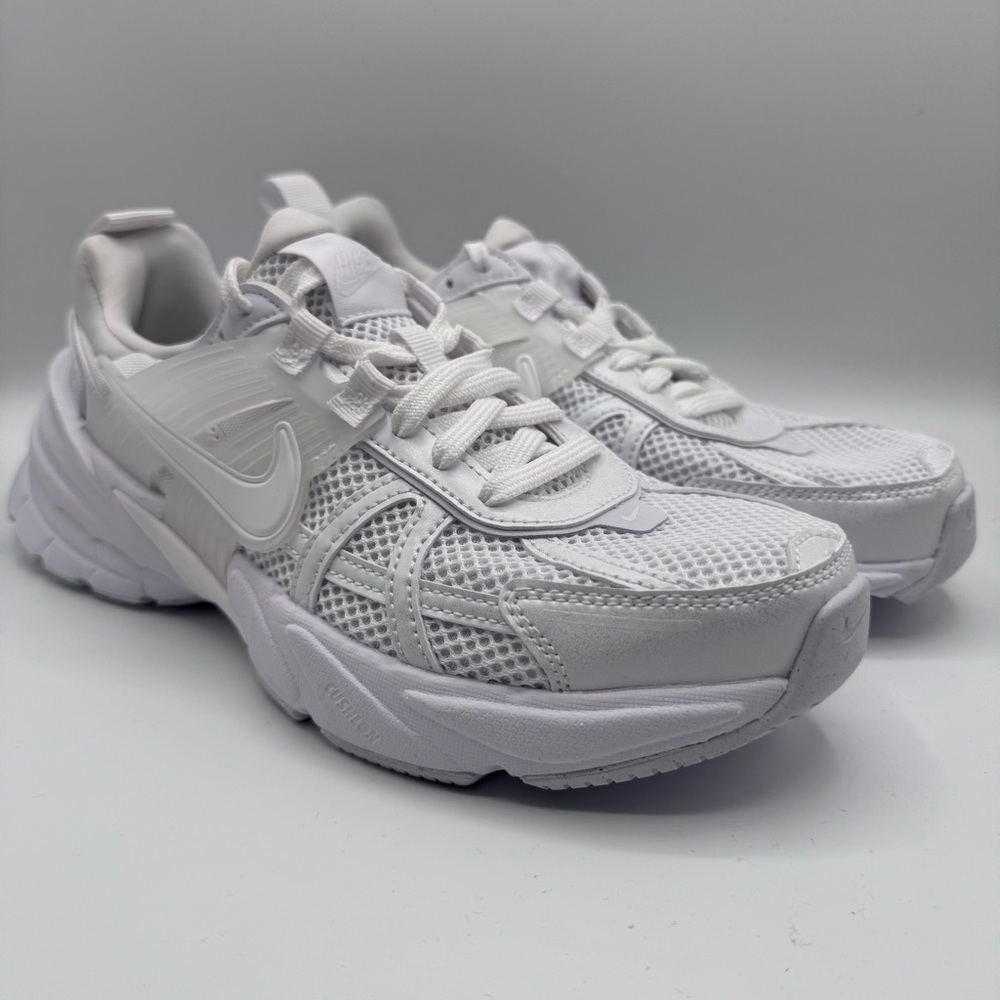 Nike V2K Run Women’s Size 8  White/White  FD0736 113